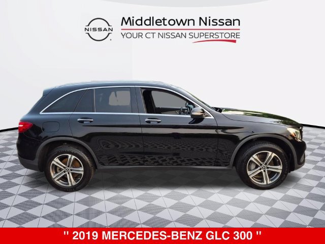 Used 2019 Mercedes-Benz GLC 300 4MATIC image 2