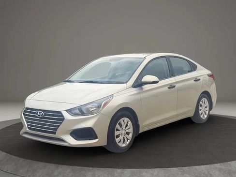 Used 2020 Hyundai Accent SE w/ Cargo Package FWD image 7