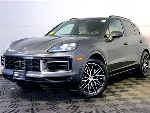 Used 2025 Porsche Cayenne image 1