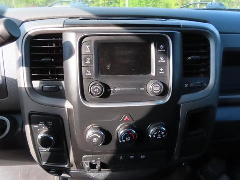 Used 2018 RAM 2500 Tradesman w/ Chrome Appearance Group AWD/4WD image 18