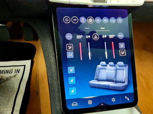 Used 2024 Lucid Air Touring image 17