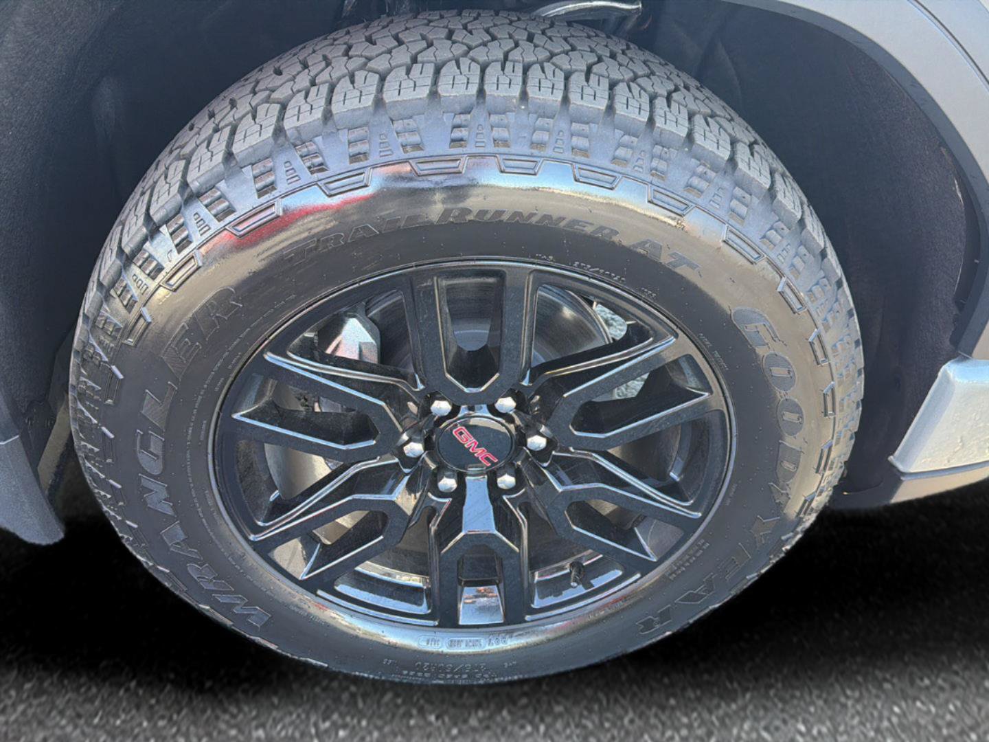 Used 2026 GMC Sierra 1500 Elevation w/ Elevation Premium Package AWD/4WD image 12