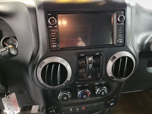 Used 2016 Jeep Wrangler Unlimited Sport w/ Quick Order Package 24S AWD/4WD image 41