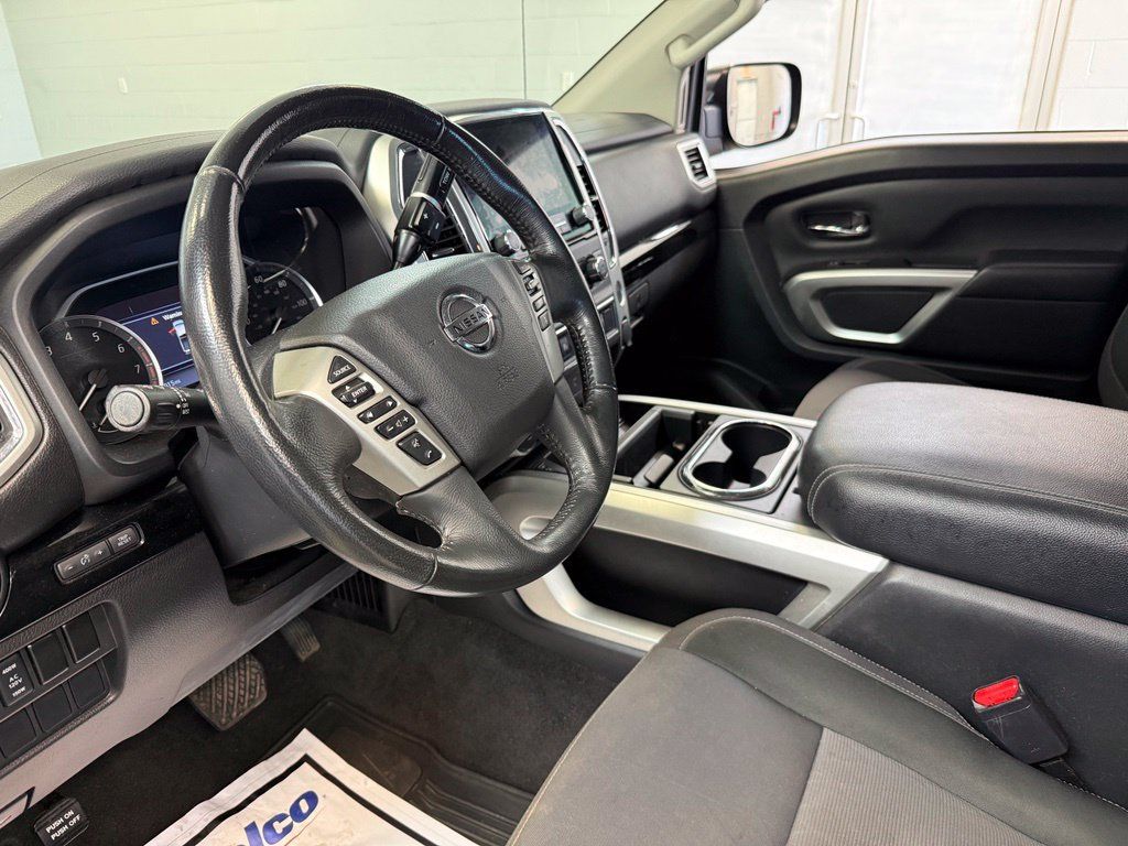 Used 2021 Nissan Titan SV w/ SV Convenience Package AWD/4WD image 22