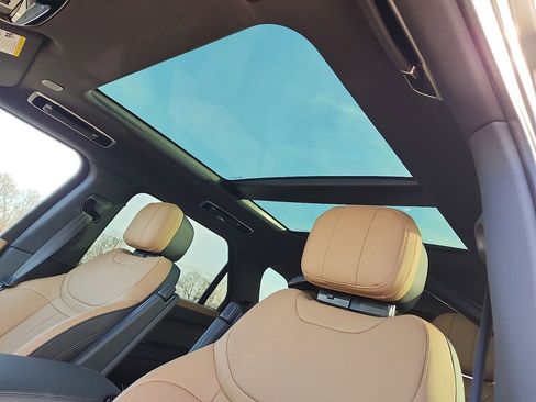 Used 2025 Land Rover Range Rover Sport Dynamic SE image 15