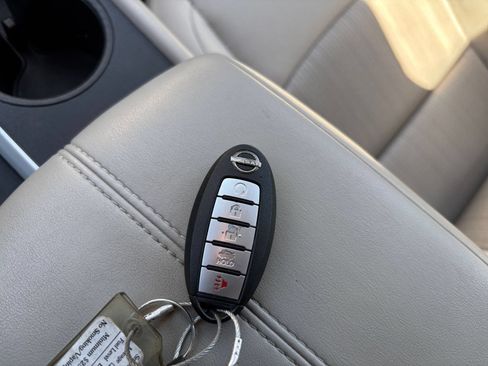 Used 2025 Nissan Altima 2.5 SV FWD image 24