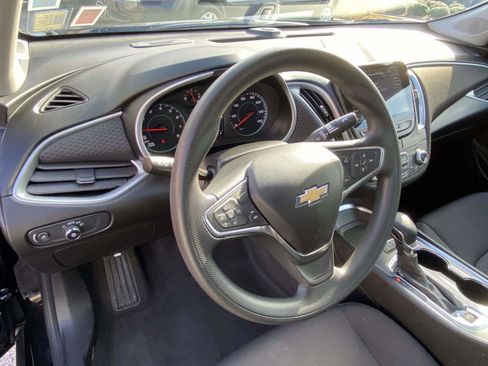 Certified 2024 Chevrolet Malibu LT image 2