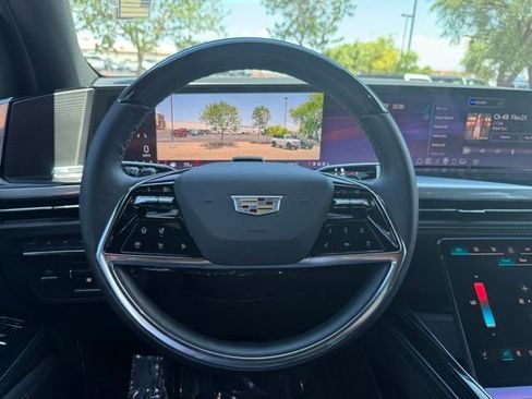 Used 2025 Cadillac Escalade Sport w/ LPO, Floor Liner Package AWD/4WD image 21
