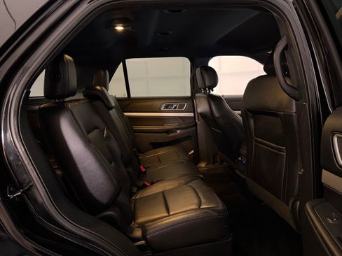 Used 2016 Ford Explorer XLT w/ Equipment Group 202A image 30