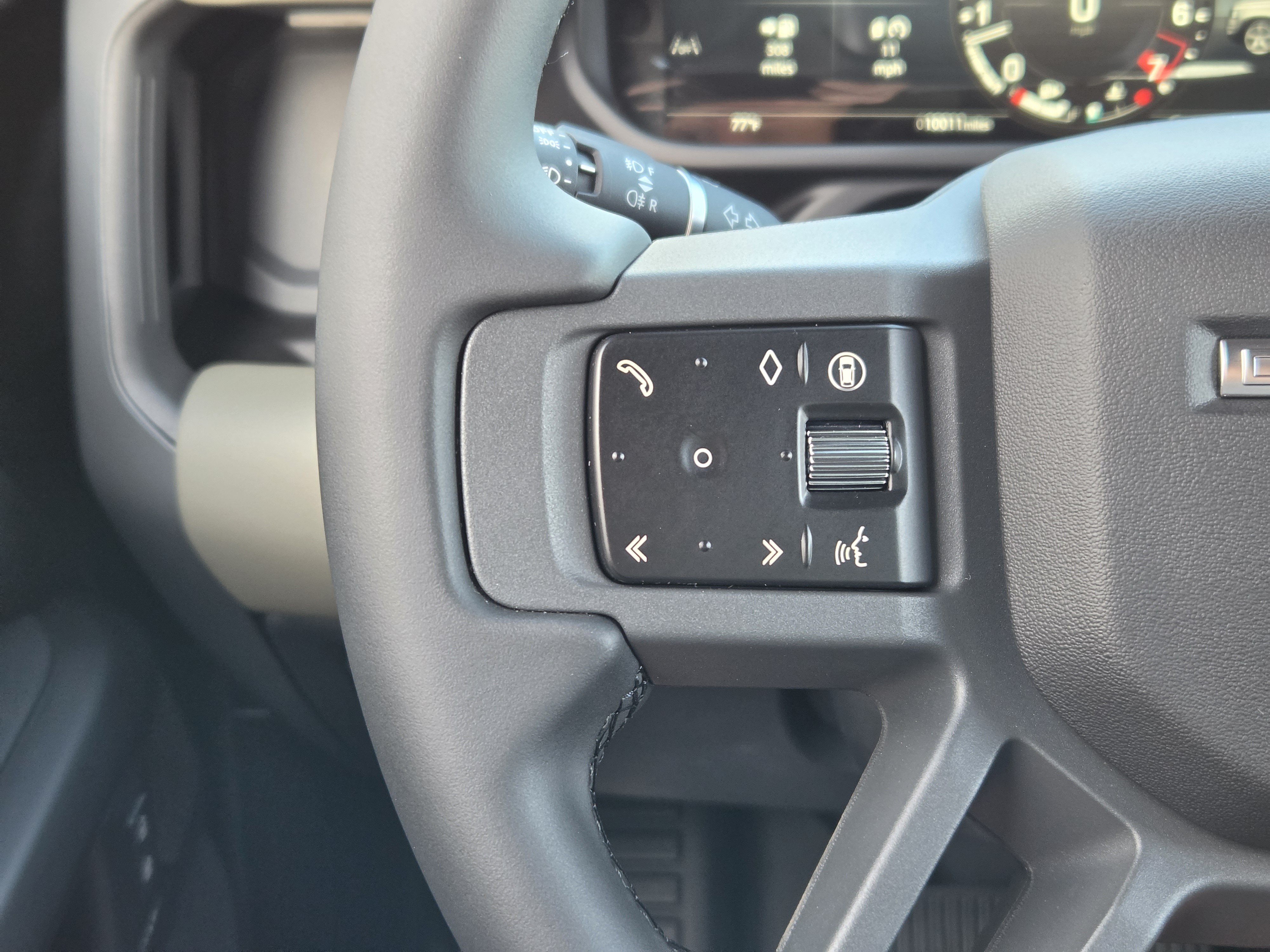 Used 2026 Land Rover Defender 110 S AWD/4WD image 29