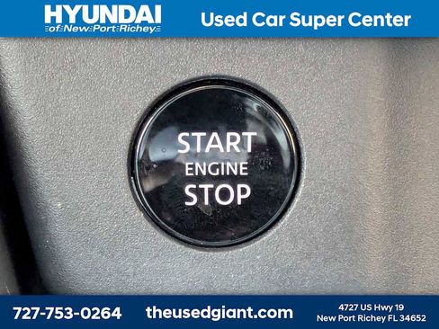 Used 2025 Nissan Rogue SL image 40