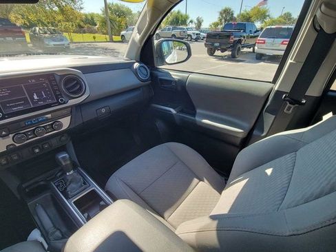 Used 2022 Toyota Tacoma SR5 w/ Technology Package image 3