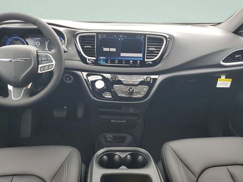 New 2026 Chrysler Voyager LX FWD image 10