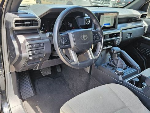 Used 2025 Toyota 4Runner SR5 AWD/4WD image 9