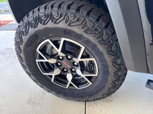 New 2026 GMC Canyon AT4X AWD/4WD image 43