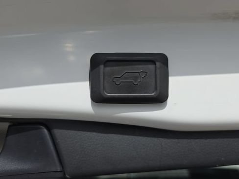 Used 2024 Toyota RAV4 XLE w/ Convenience Package FWD image 14