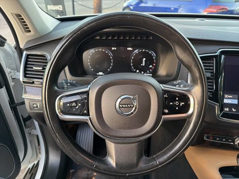 Used 2016 Volvo XC90 T6 Momentum image 26