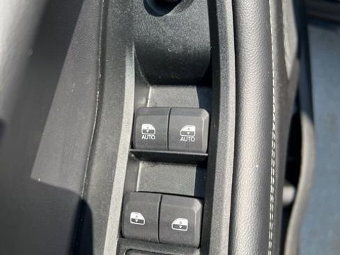 Certified 2025 Jeep Grand Cherokee Altitude AWD/4WD image 19