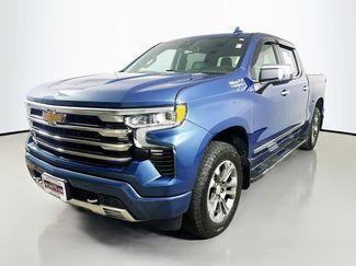 Used 2024 Chevrolet Silverado 1500 High Country w/ Z71 Off-Road Package AWD/4WD video 3