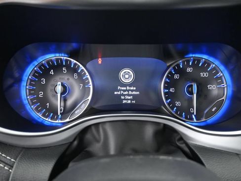 Used 2025 Chrysler Pacifica Limited FWD image 13
