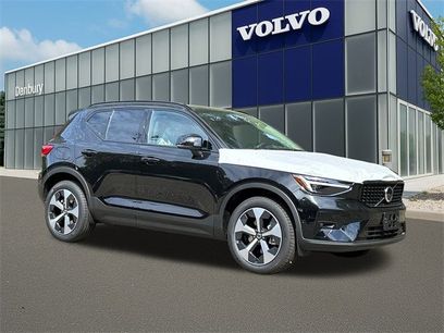 New 2026 Volvo XC40 B5 Plus w/ Protection Package Premier