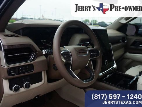 Used 2025 GMC Yukon XL Denali w/ Sun & Power Step Package image 19