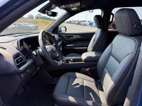 New 2026 Chevrolet Traverse LT w/ Enhanced Driving Package FWD image 17