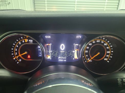 Used 2020 Jeep Wrangler Unlimited Sahara AWD/4WD image 27