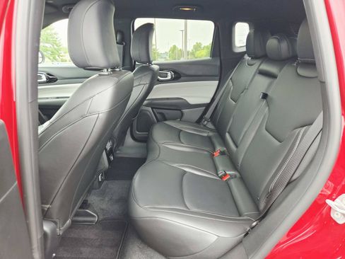 Used 2025 Jeep Compass Limited AWD/4WD image 14