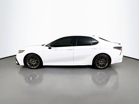 Used 2023 Toyota Camry SE FWD image 2