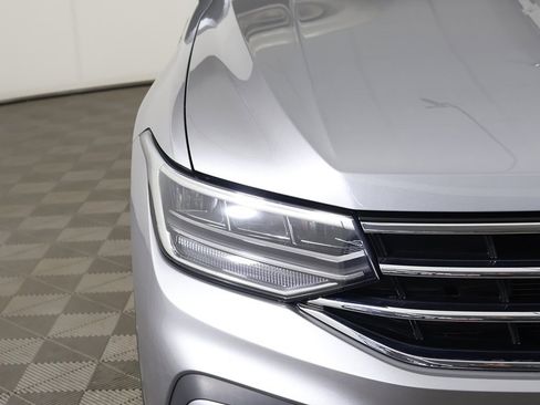 Used 2022 Volkswagen Tiguan SE image 12