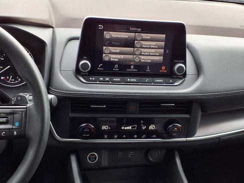 Certified 2023 Nissan Rogue SV image 15