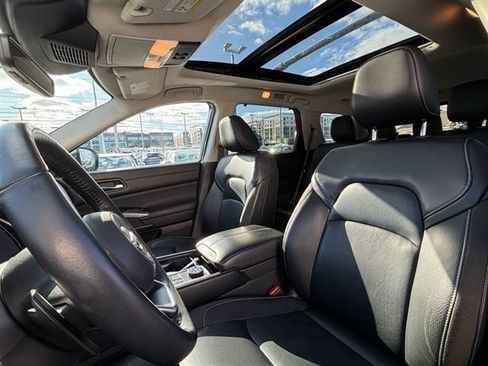 Used 2023 Nissan Pathfinder SL w/ SL Premium Package image 16