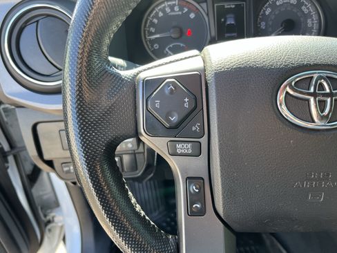 Used 2021 Toyota Tacoma TRD Off-Road AWD/4WD image 21