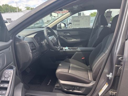 New 2026 Nissan Rogue SV FWD image 12