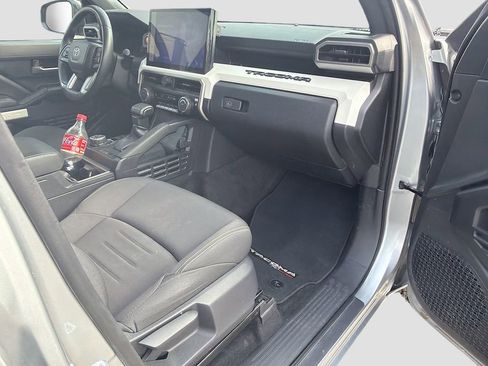 Used 2024 Toyota Tacoma TRD Off-Road image 13