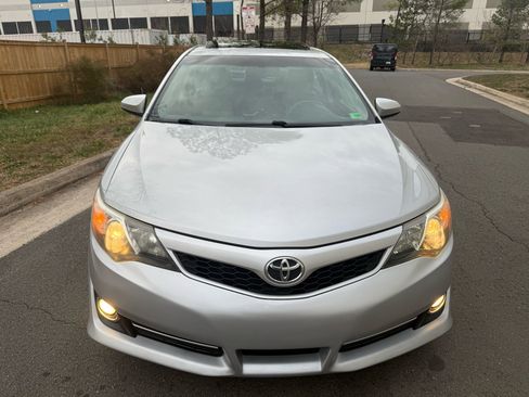 Used 2012 Toyota Camry SE image 5
