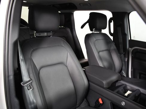New 2026 Land Rover Defender 110 X-Dynamic SE AWD/4WD image 19