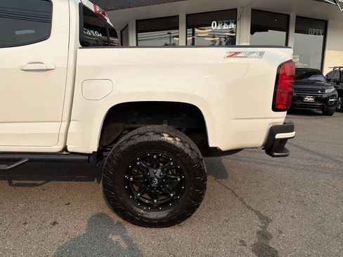 Used 2019 Chevrolet Colorado Z71 AWD/4WD image 3