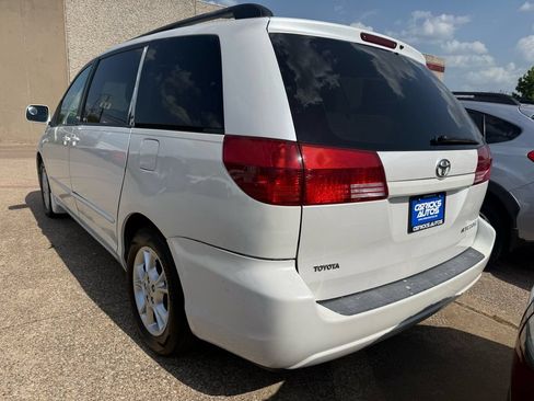 Used 2004 Toyota Sienna XLE w/ XLE Pkg 10 FWD image 6