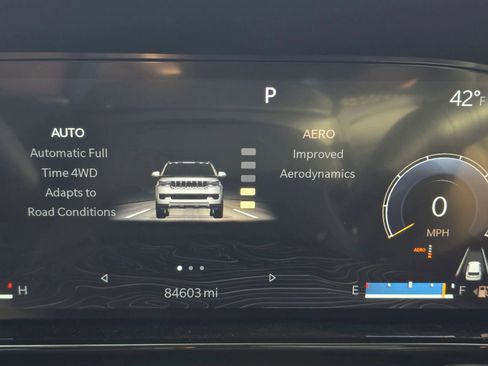 Used 2022 Jeep Wagoneer Series III w/ Premium Group I AWD/4WD image 18