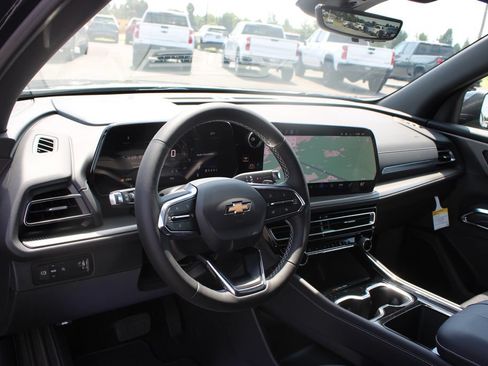 New 2027 Chevrolet Traverse LT w/ Driver Confidence Package FWD image 23