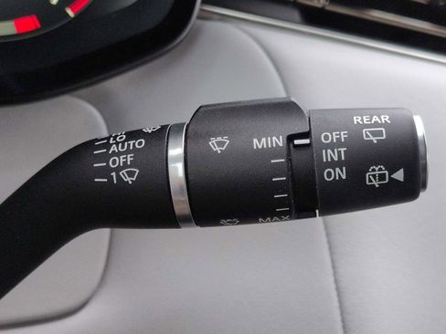 Used 2023 Land Rover Range Rover Sport SE Dynamic image 28