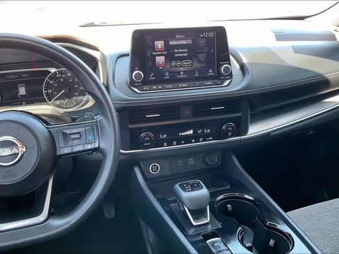 Used 2023 Nissan Rogue SV FWD image 5