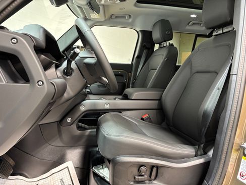 Used 2026 Land Rover Defender 110 S AWD/4WD image 24