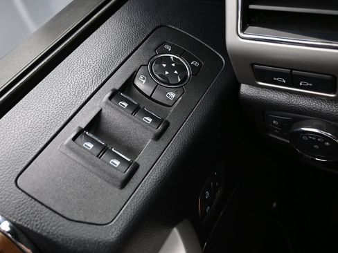 Used 2018 Ford F150 Lariat RWD image 25