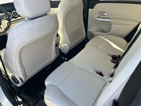 Used 2022 Mercedes-Benz GLB 250 4MATIC image 21