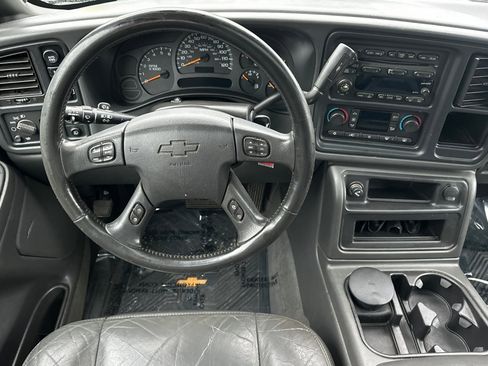 Used 2004 Chevrolet Avalanche Z71 w/ Sun And Sound Package image 14