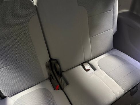 Used 2021 Chevrolet Traverse LT FWD image 16