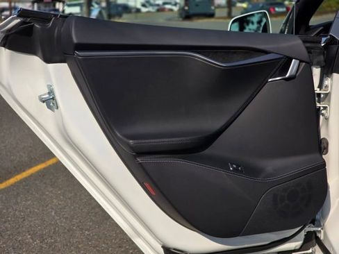 Used 2020 Tesla Model S Long Range Plus image 30